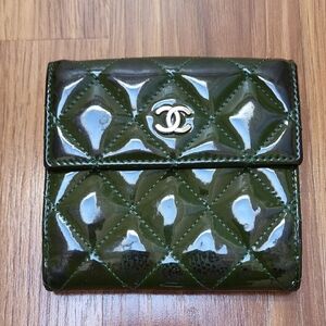 CHANEL Green Quilted Patent Leather Wallet with Silver CC